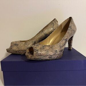Stuart Weitzman Mushroom Tan Snakeskin Plainfield Peep Toe Pump Heels Size 10